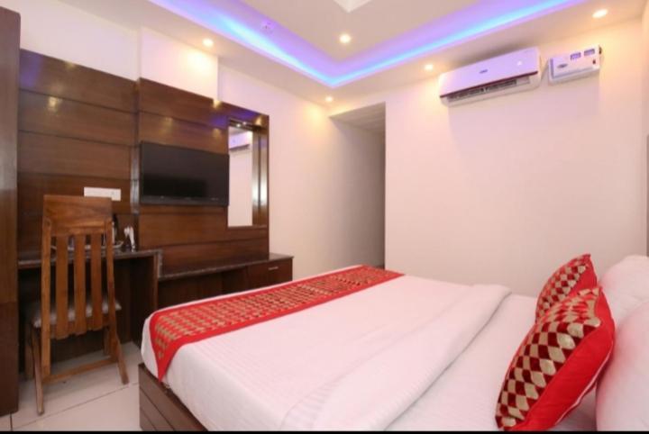 Hotel Silver Palm Zirakpur 外观 照片